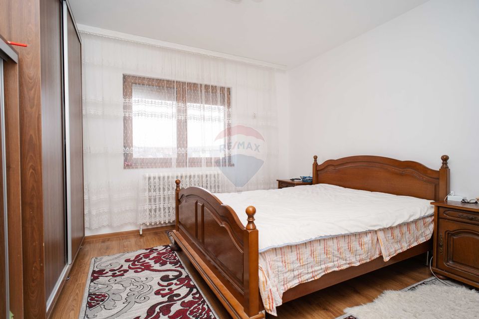 Casă / Vilă cu 3 camere de vânzare în zona Bucium