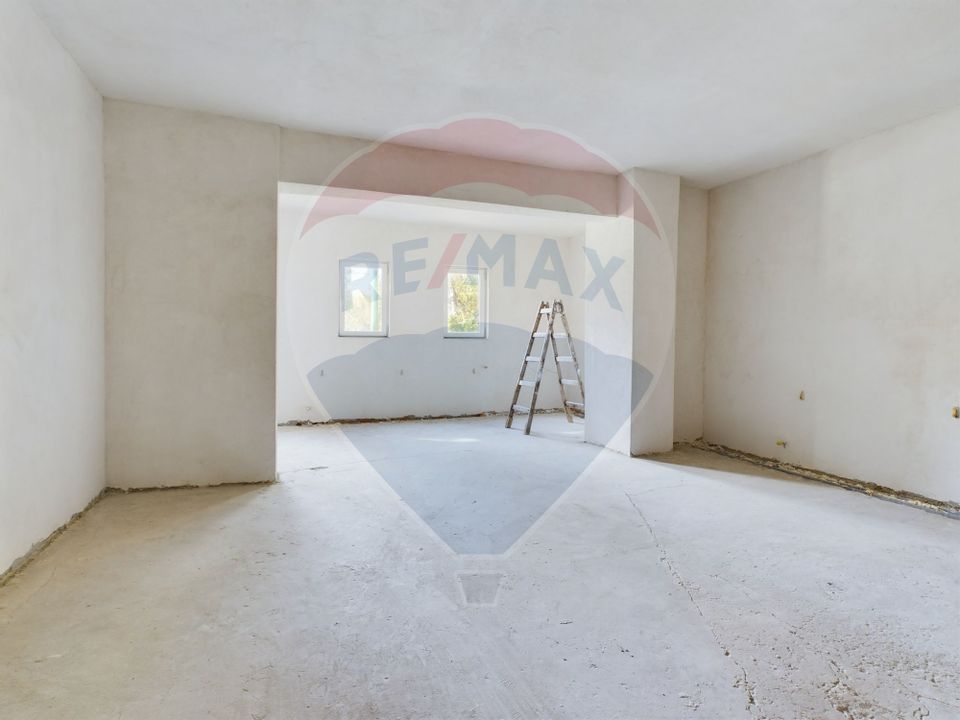 385sq.m Commercial Space for rent, Grivitei area