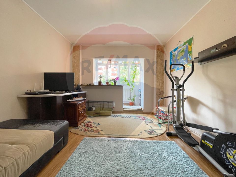 REZERVAT !  Apartament cu 3 camere de vânzare în Răcădău