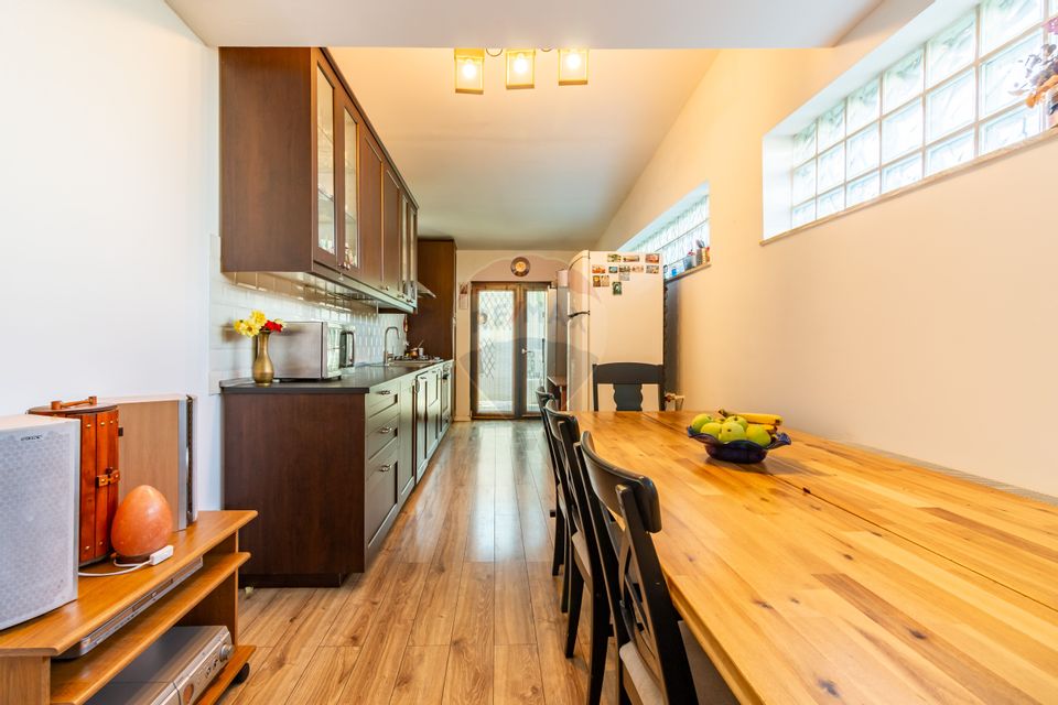 Apart. 5 rooms | ground floor | New Bucharest | 158 sqm | 2020 | yard