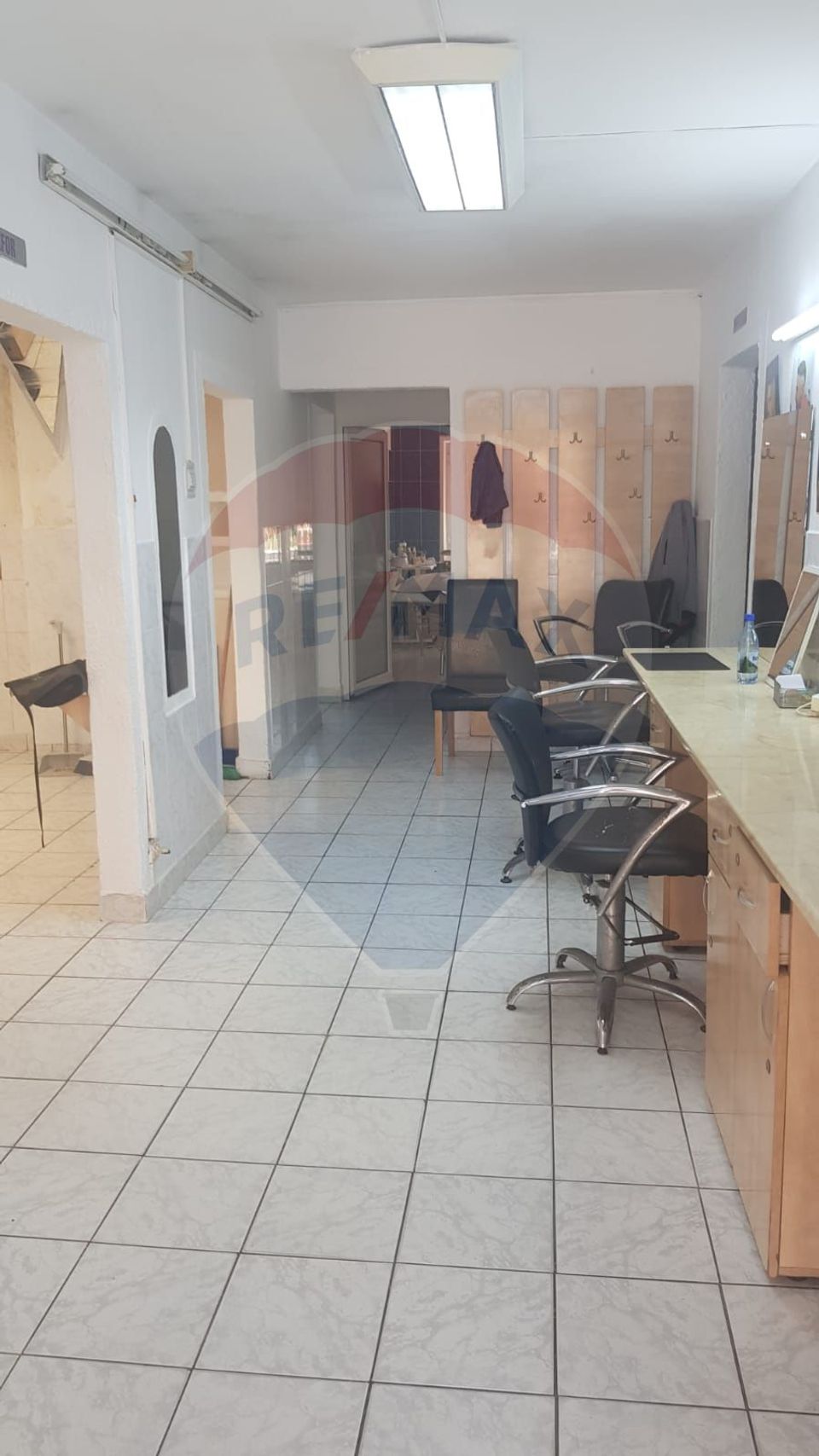 100sq.m Commercial Space for sale, Hotvon area