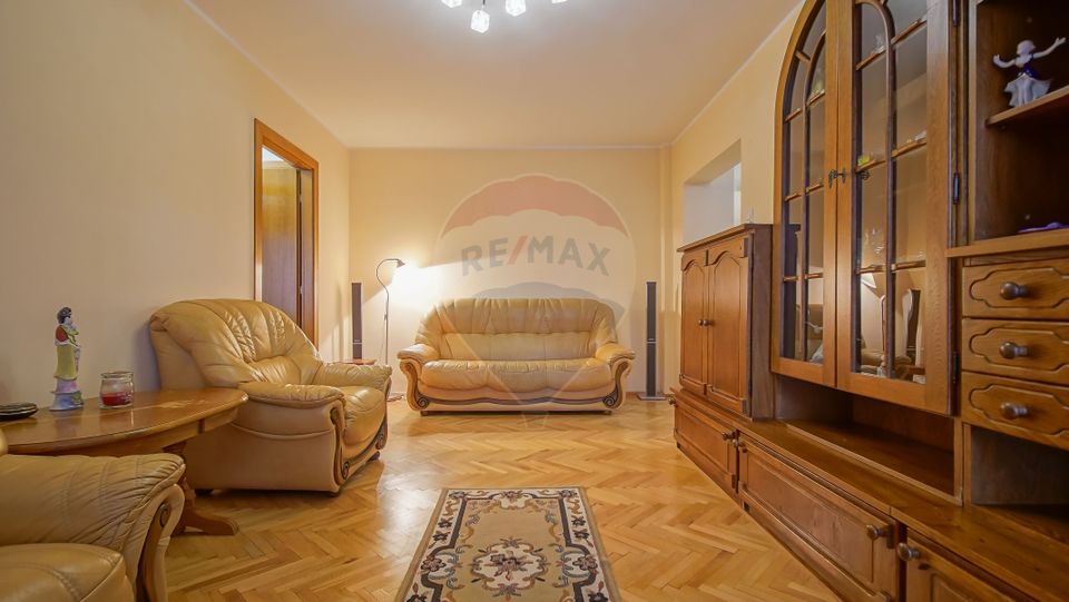 REZERVAT! 3 CAMERE RENOVAT CU BALCON | CENTRUL CIVIC | VICTORIEI 10