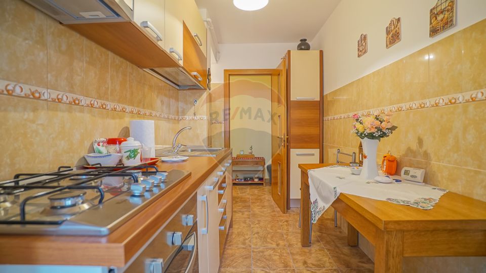 REZERVAT ! Apartament cu 3 camere de vânzare în zona Judetean
