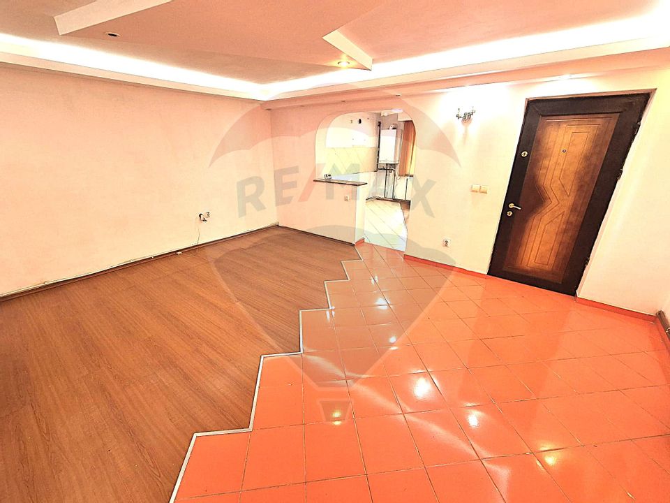 6 room House / Villa for sale, Serbanesti area