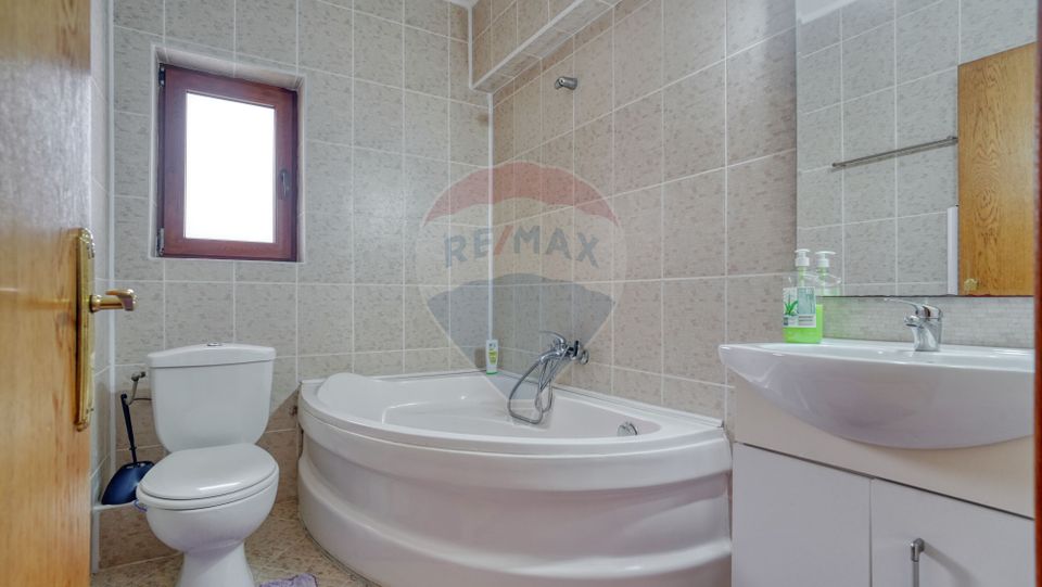 Vilă de vânzare în Predeal – vedere panoramică către pârtia de schi