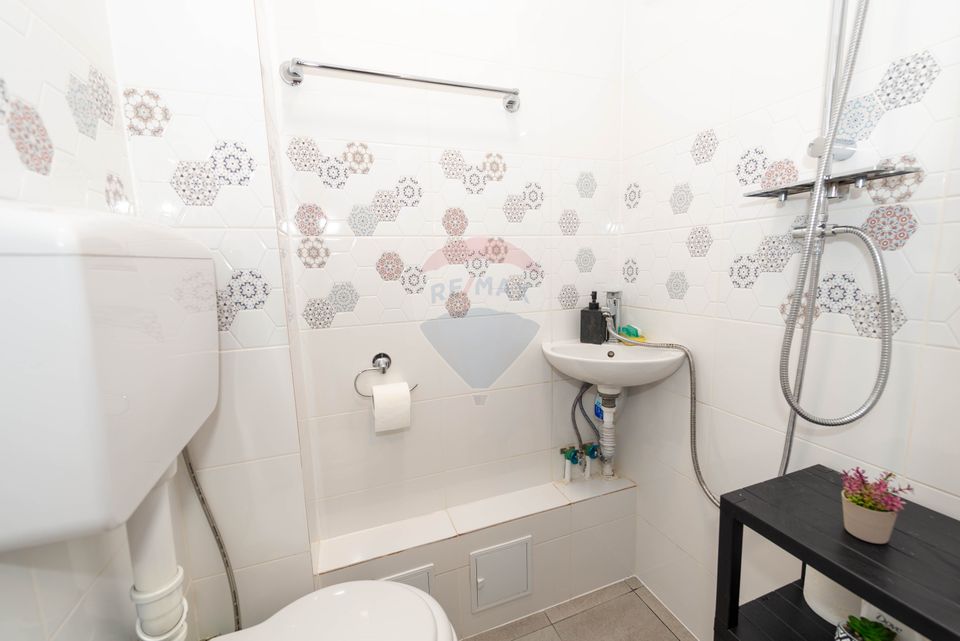 Garsoniera renovata de vanzare strada Mizil zona Trapezului Salajan