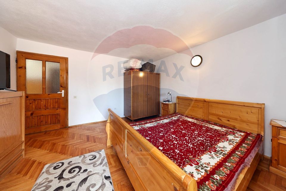 Vilă cu 4 camere de vânzare în zona Florilor