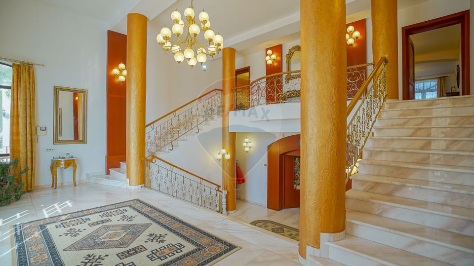 GRANDIOSE villa for sale in Brasov