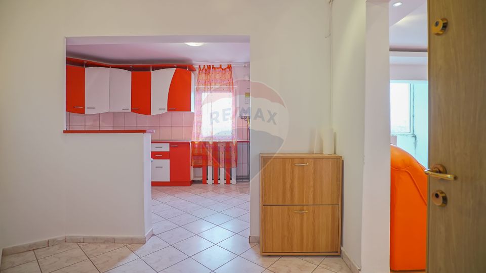 REZERVAT ! Apartament cu 2 camere de vânzare în zona Tractorul