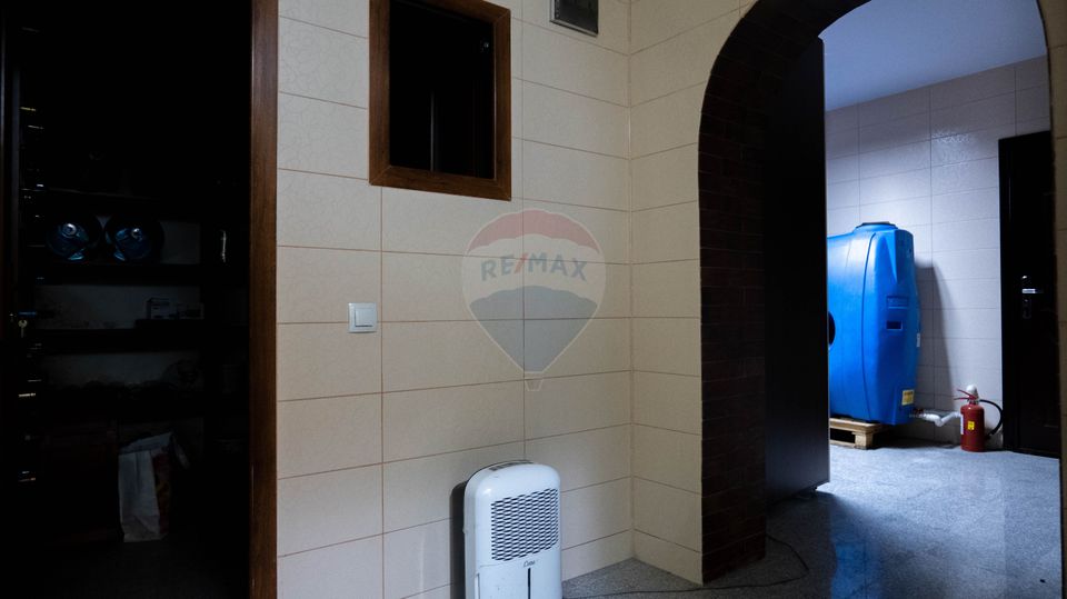 Oferta - vanzare pensiune 10 camere si casa de vacanta, Slanic Prahova