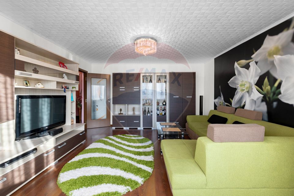 Apartament cu 3 camere de închiriat - zona Boul Rosu