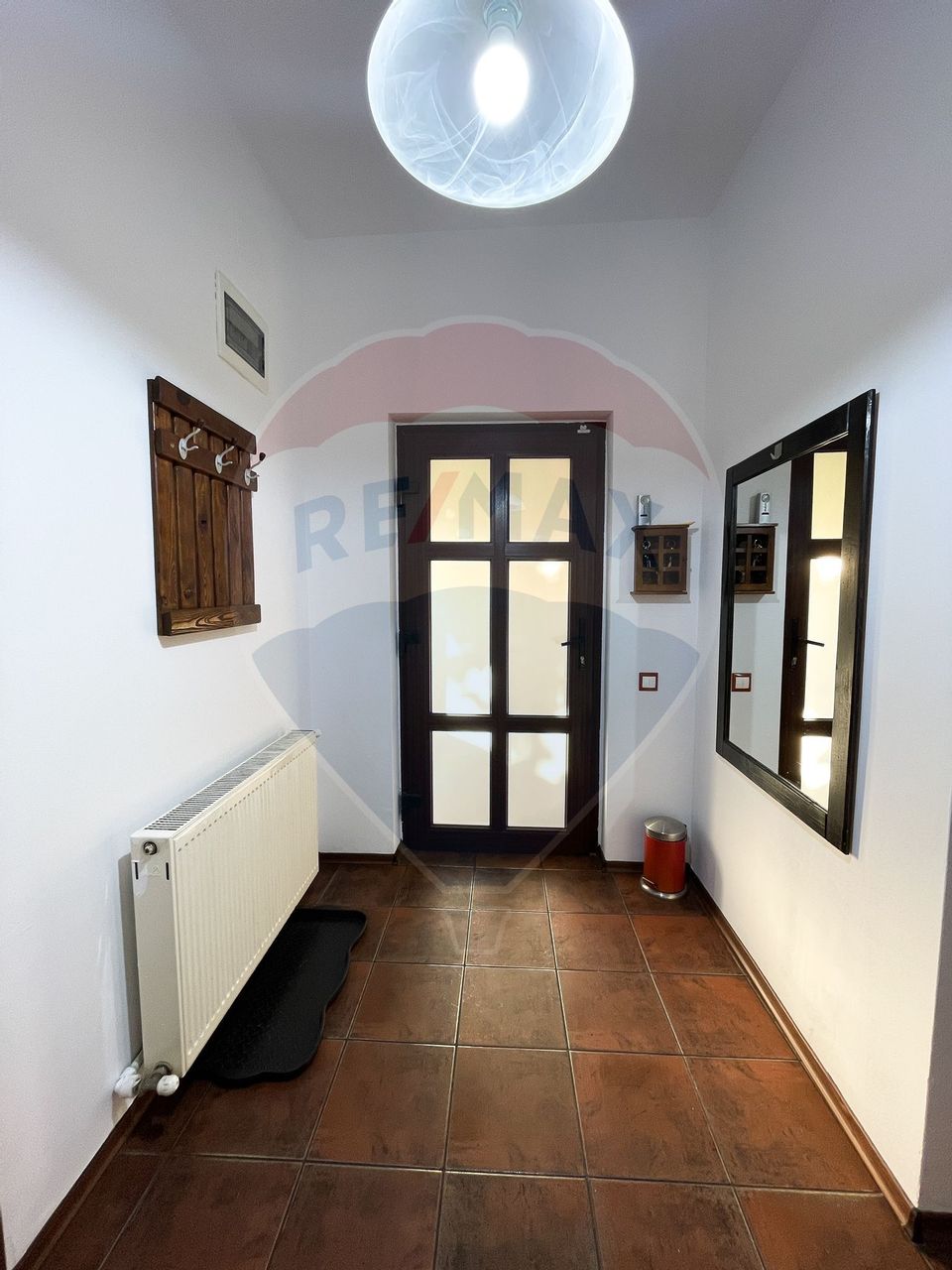 Vila P+M cu 3 camere, de inchiriat, zona Far Constanta