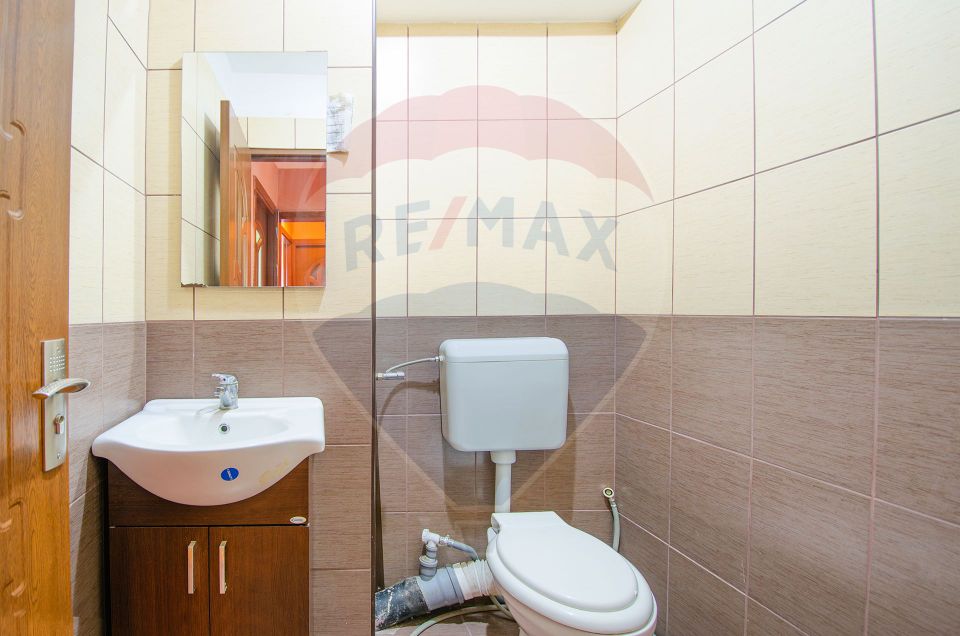 de vanzare apartament cu 3 camere in zona Sagului