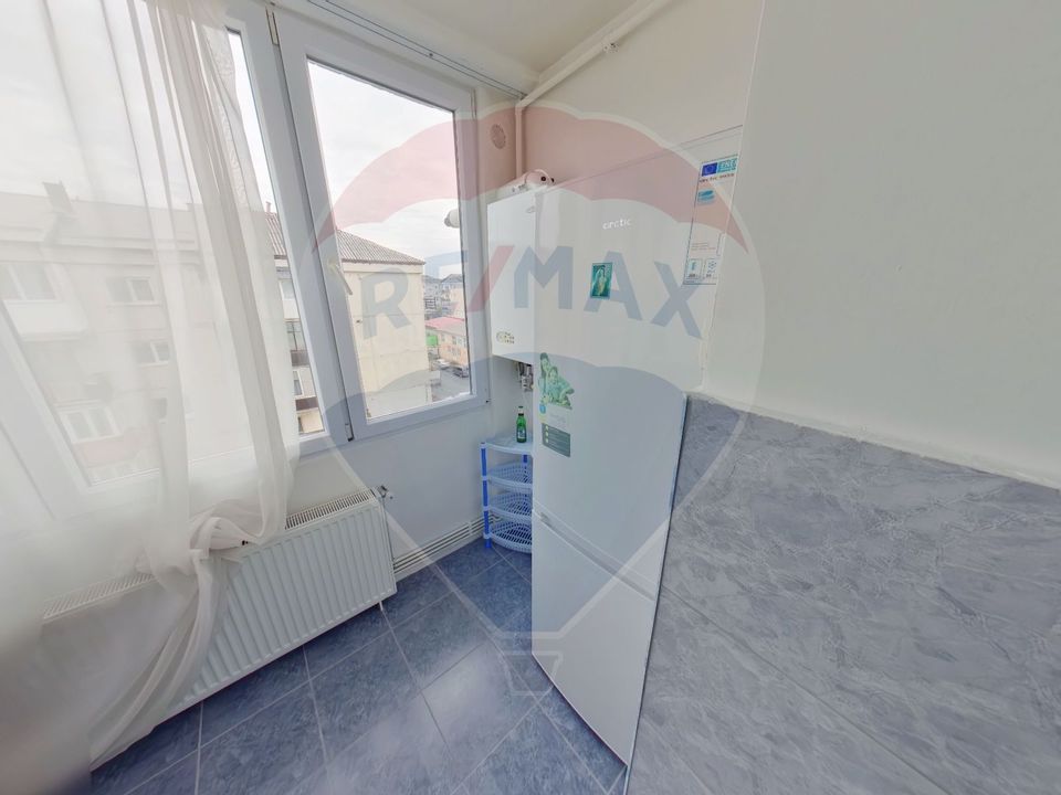 Apartament cu 3 camere de vânzare în zona Est