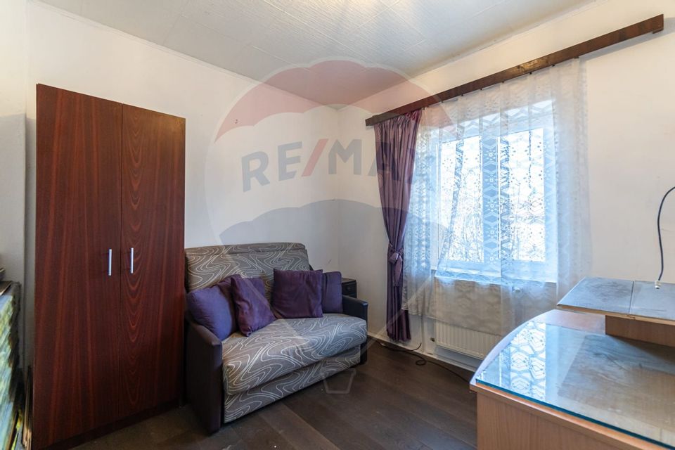 Casă "insiruita" 3 camere D+P+1+ pod/  str Forjei  - Brasov