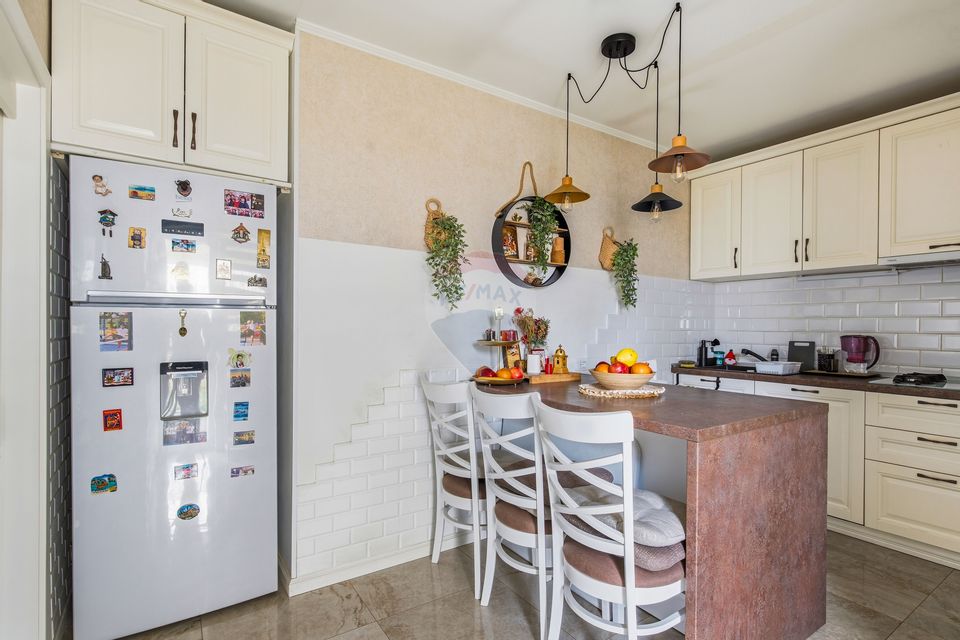 House + Apartment - 0% Comission 0% VAT - Hlincea - 5 Rooms