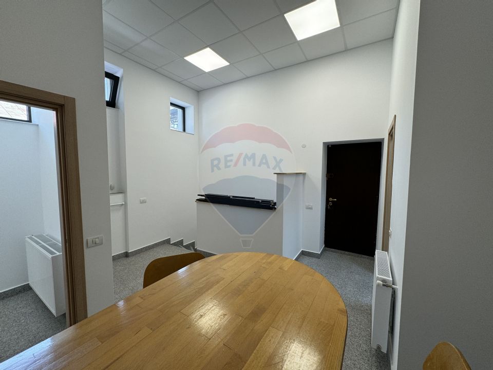 164sq.m Commercial Space for rent, Ultracentral area