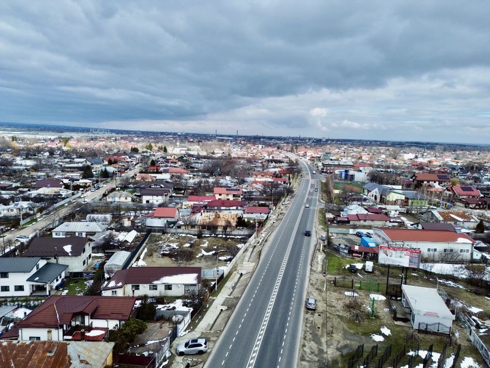 Casă cu 4 camere de vânzare