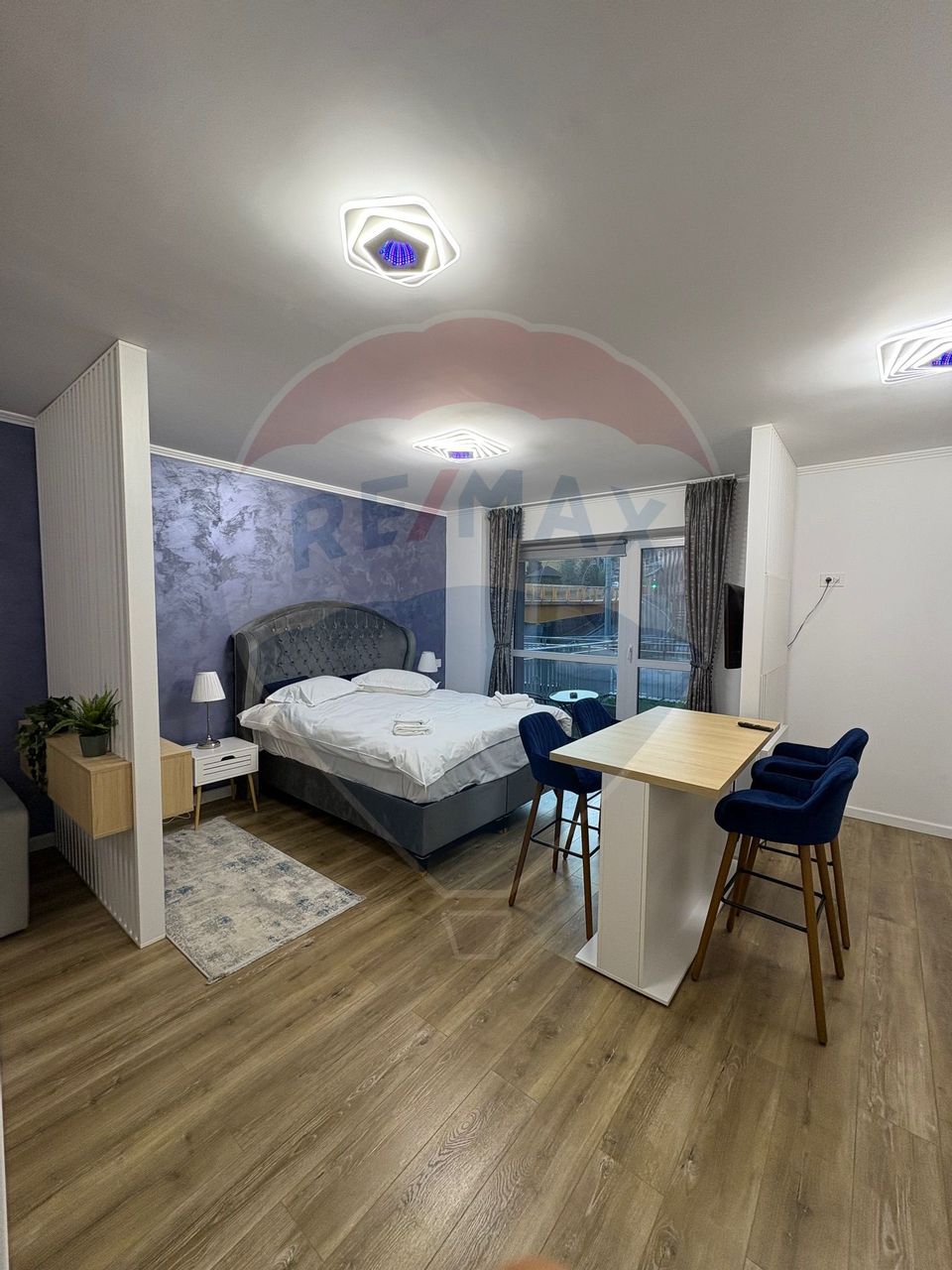 Studio luminos,55 mp, 2022 + parcare, Sinaia, introdus regim hotelier