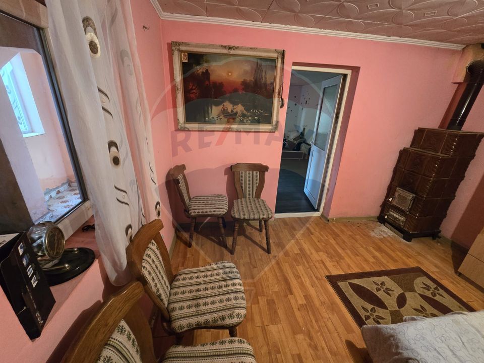 4 room House / Villa for sale, Periferie area