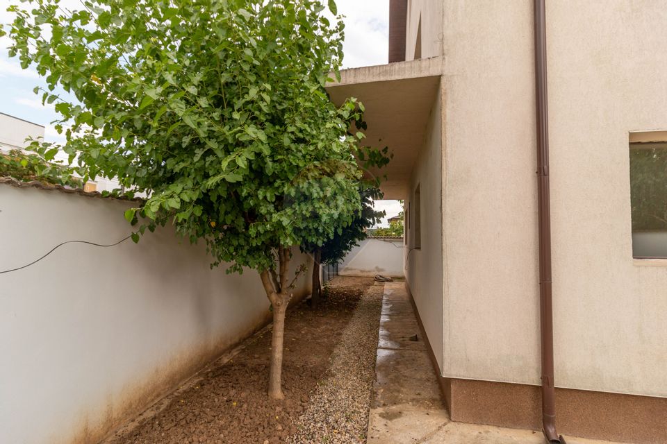 Vila deosebita P+1+M de vanzare Pantelimon - Padurea Cernica