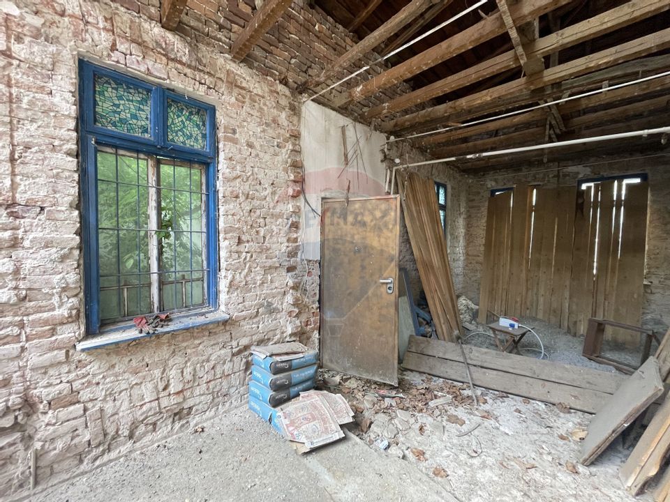 Land and construction to renovate I Unirii area - Popa Soare