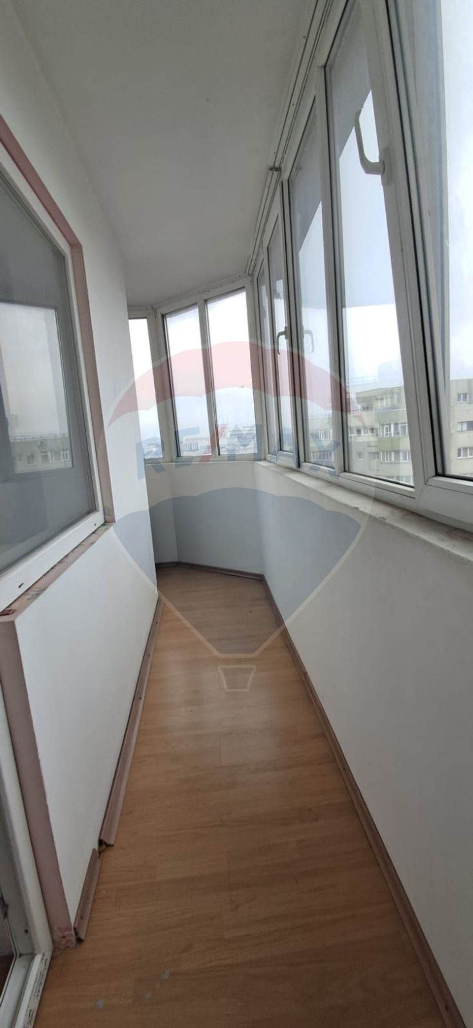 4 room Apartment for rent, P-ta Victoriei area