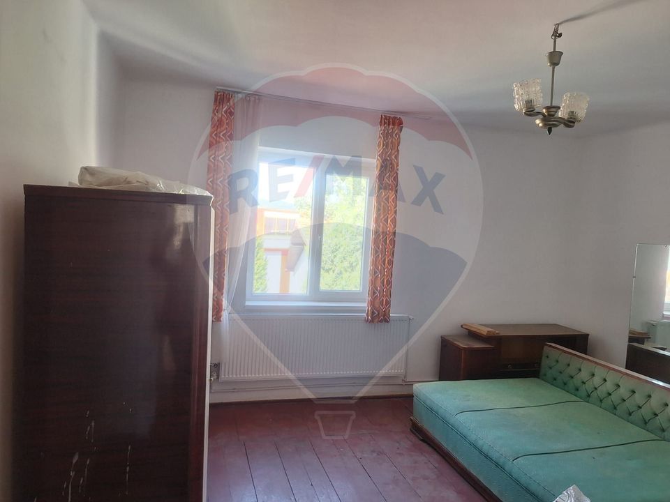 Apartament cu 2 camere în zona Central Simeria, Hunedoara