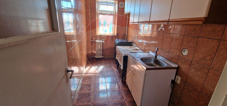 Apartament DE INCHIRIAT cu 2 camere decomandate, zona Narcisa