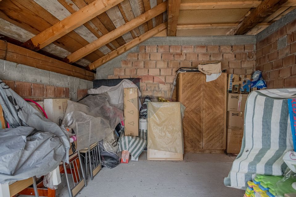 Casa de vanzare 7 camere | CURTE 953 mp | Colonia 1 Mai | COMISION 0 |