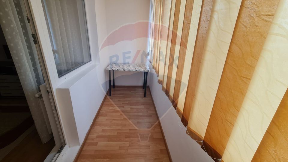 Garsoniera de inchiriat, strada Garii, etajul 3/4