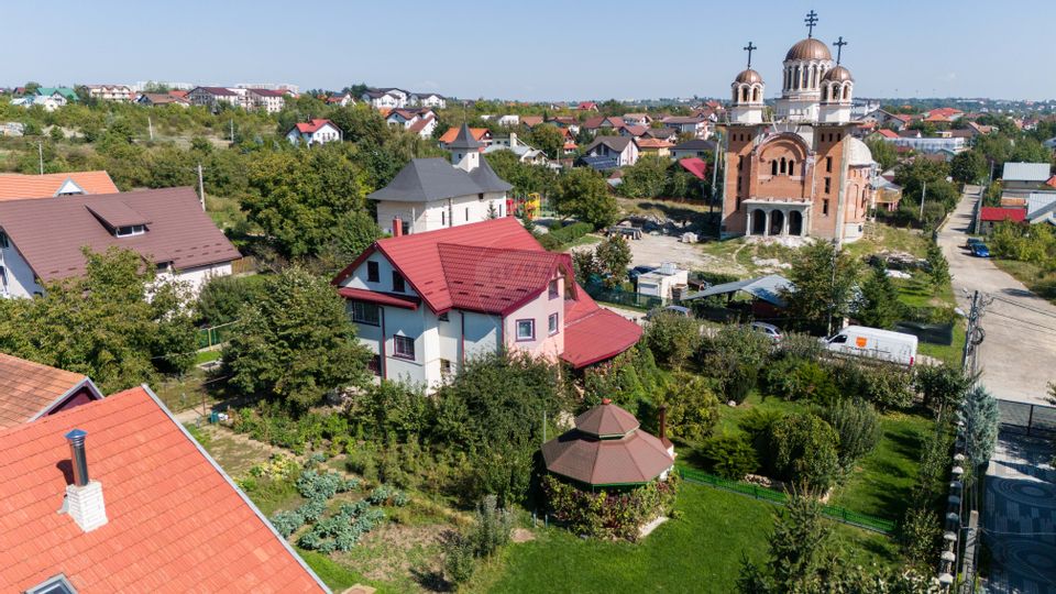 Vilă deosebită de Vânzare 2000mp Teren în Valea Lupulu - Biserica Mare