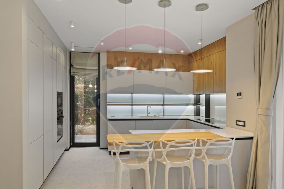 6 room House / Villa for sale