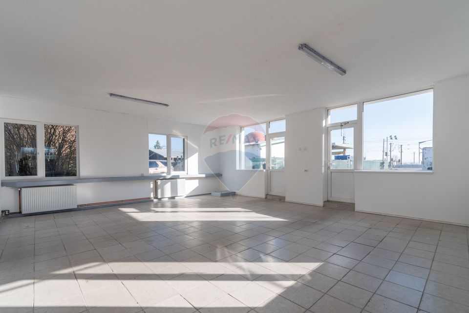 58.35sq.m Commercial Space for rent