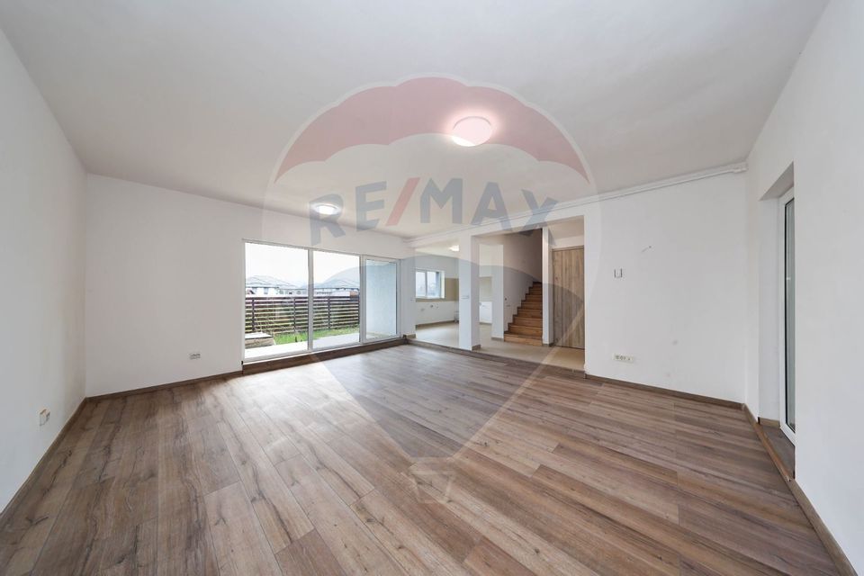 4 room House / Villa for sale