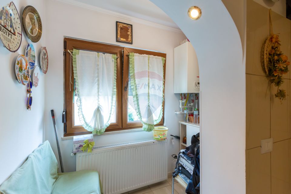 Apartament cu 2 camere decomandate de vanzare, Milcov