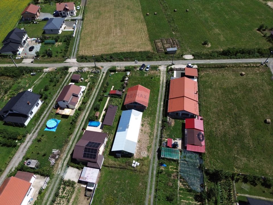 Casa 90m2 cu hala 120 m2 si 8 ari de teren de vanzare in CATALINA