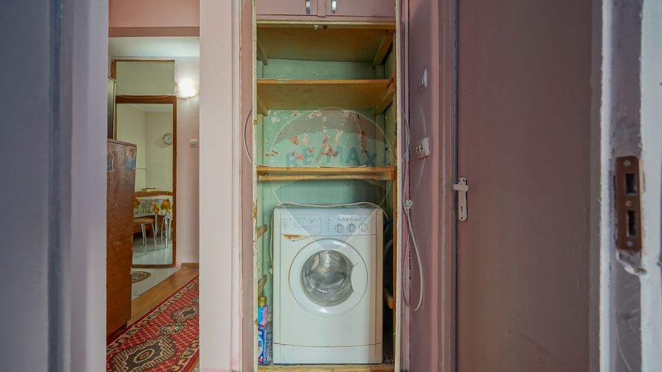 Apartament cu 3 camere de vânzare în zona Bartolomeu