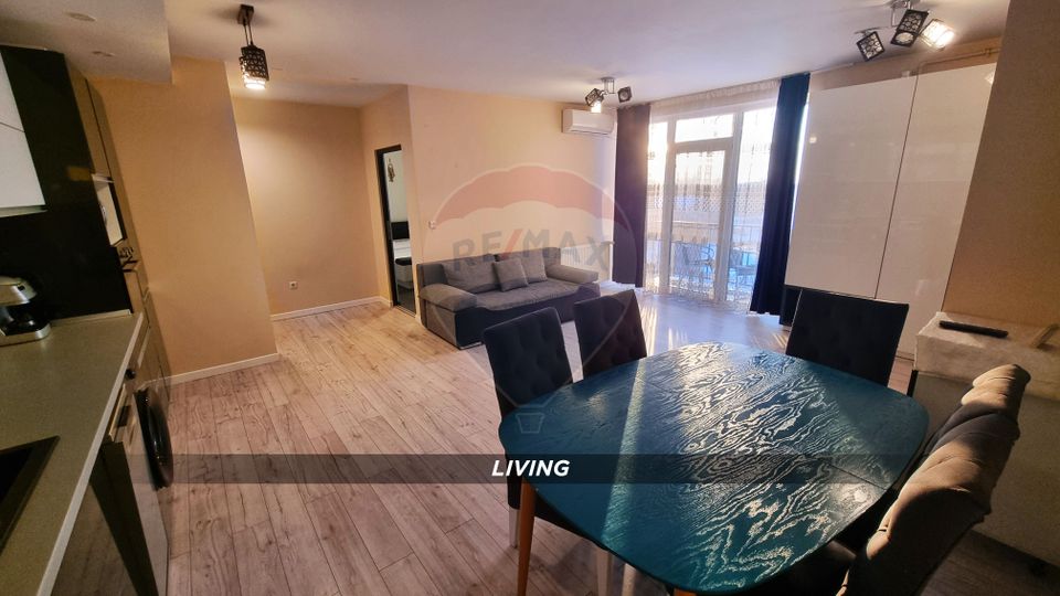 Apartament 3 camere de închiriat bloc nou lift în zona ultra Central