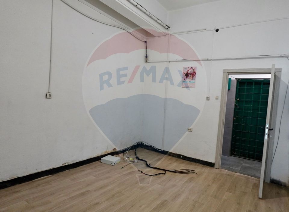 67sq.m Commercial Space for rent