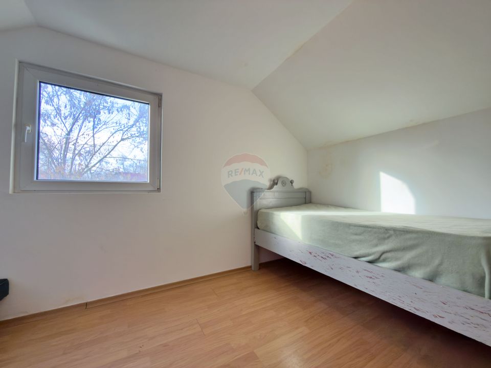 Casă cu 3 camere de vânzare în zona 3 Insule, Arad