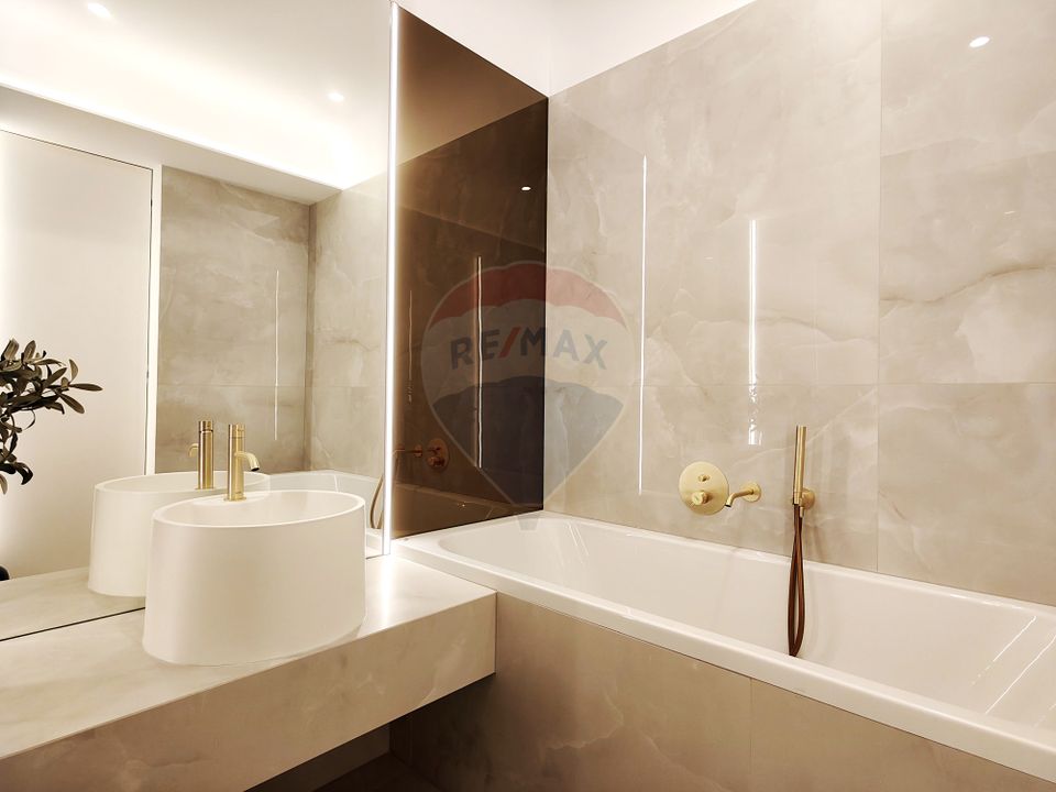 Apartament cu centrală și parcare de închiriat în Cortina North