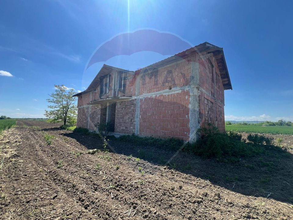 Casă / Vilă cu 5 camere de vânzare