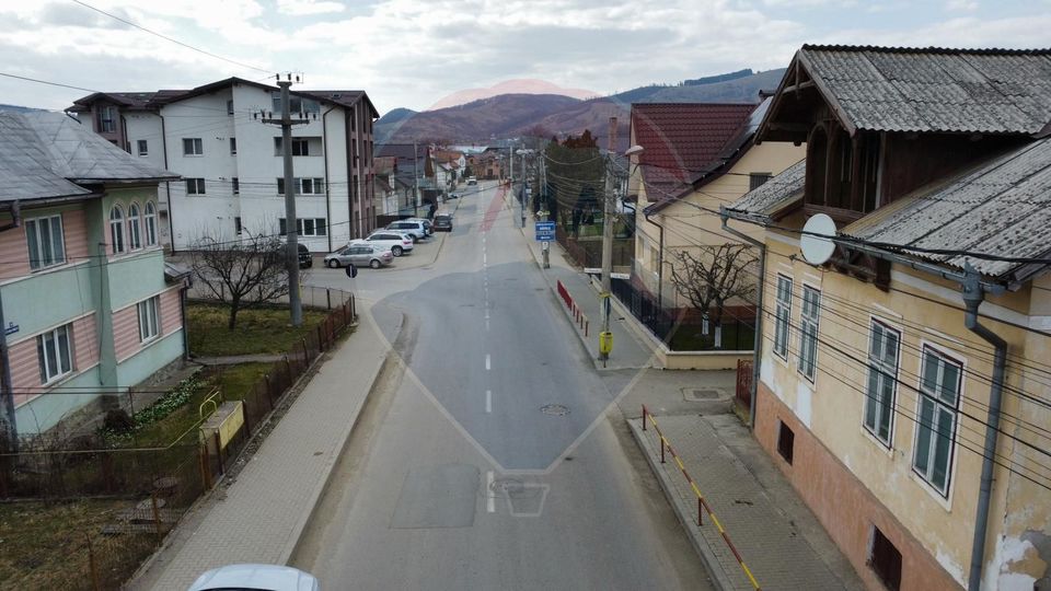 Casă de vânzare în GURA HUMORULUI zona Ariniș 250 mp teren