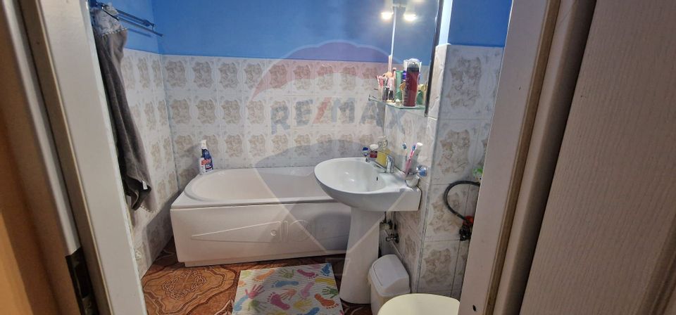 Apartament 3 camere parter cu intrare separata, Buhusi/Bacau