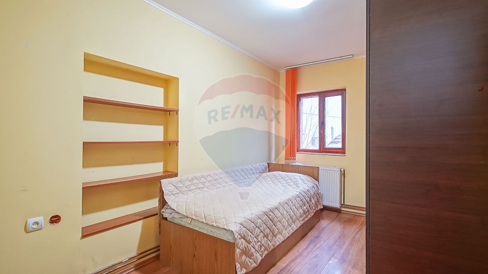 Casă cu 6 camere de vânzare în Azuga, Comision 0%!