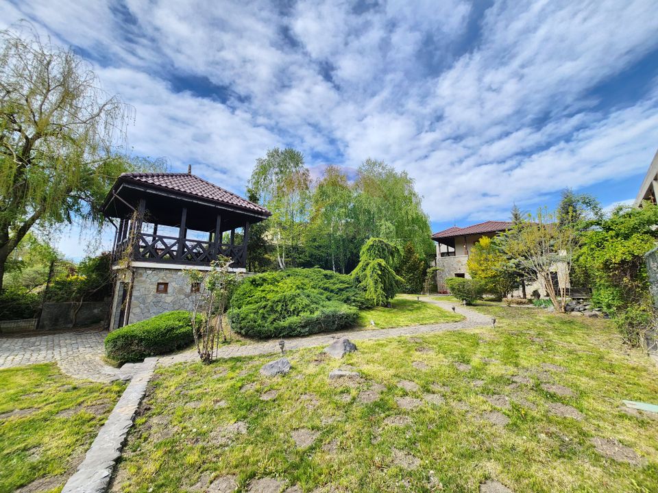 9 room House / Villa for sale