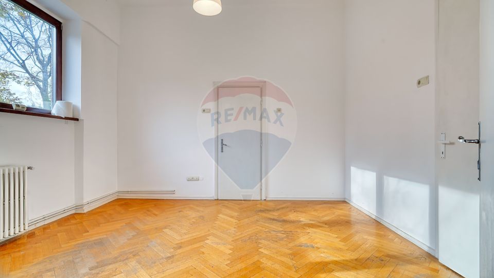 4 room Apartment for rent, Centrul Istoric area