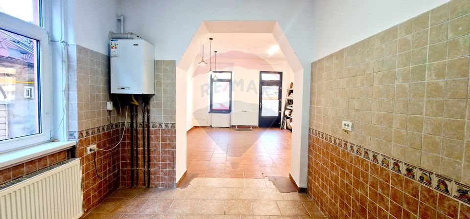80sq.m Commercial Space for rent, Brasovul Vechi area