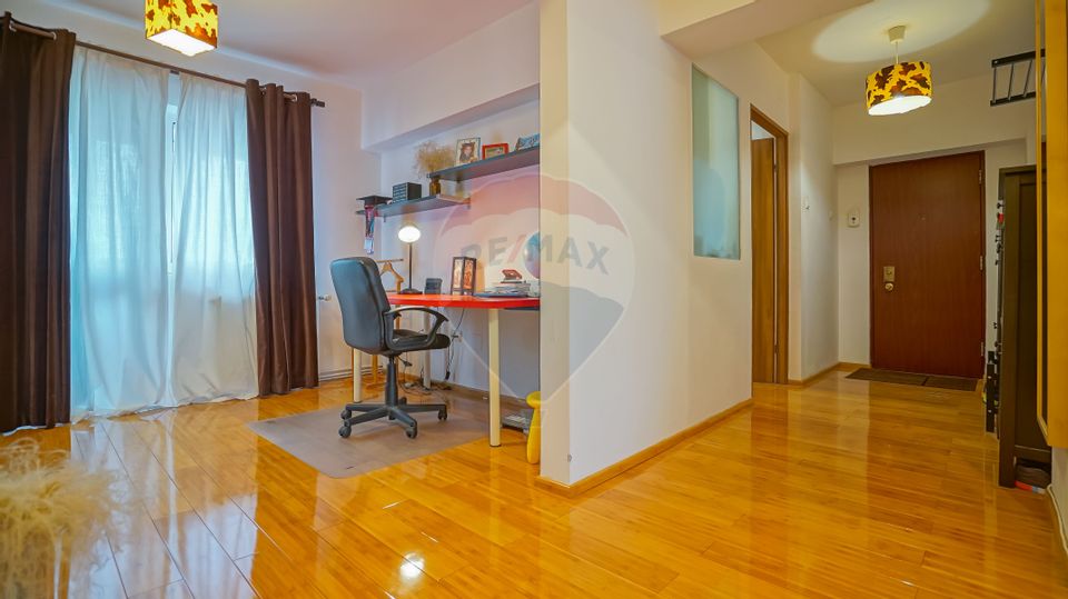 4 room Apartment for sale, Centrul Civic area